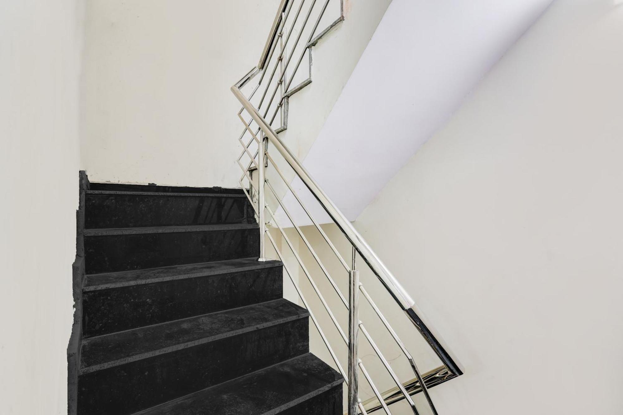 O Govind Residency Hotel