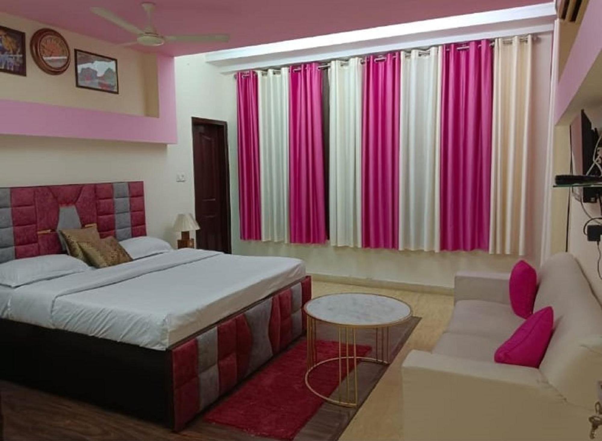 Star Guest house *