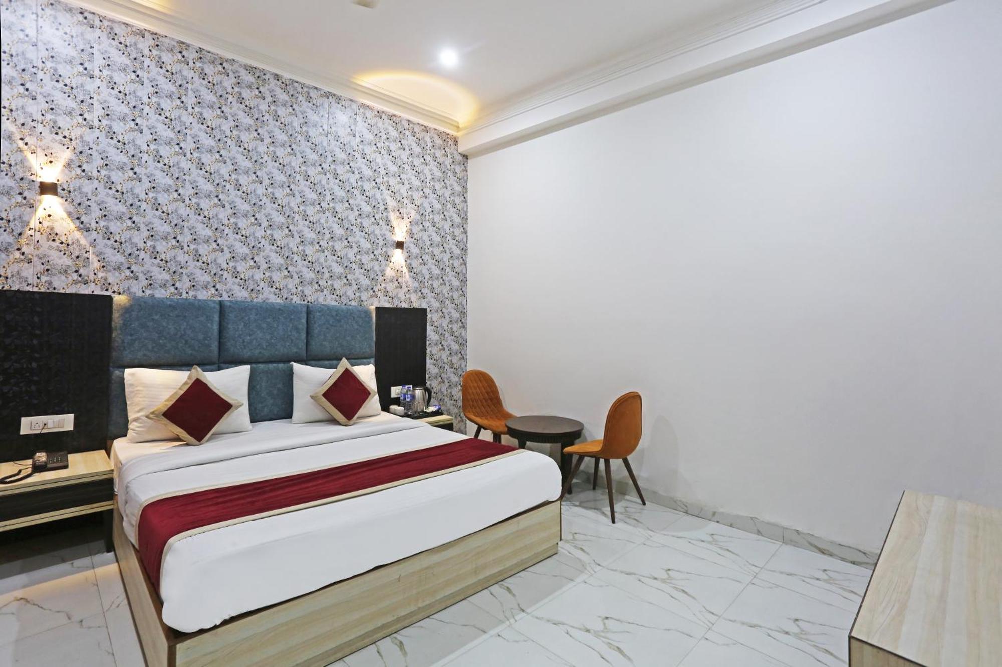 Hotel Shyam International - Near Terminal 3 Delhi Airport With - Free Airport Pickup And Drop 3* New Delhi