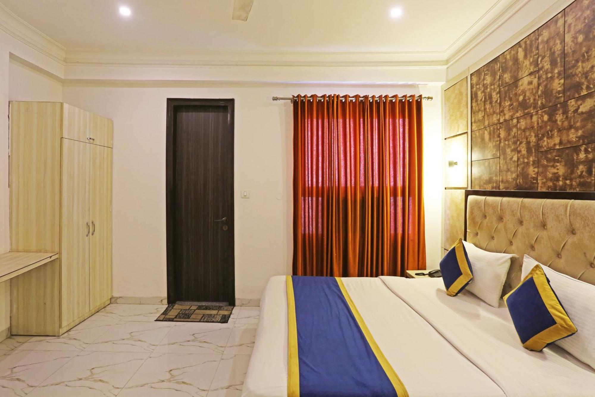 Hotel Hotel Shyam International - Near Terminal 3 Delhi Airport With - Free Airport Pickup And Drop 3*