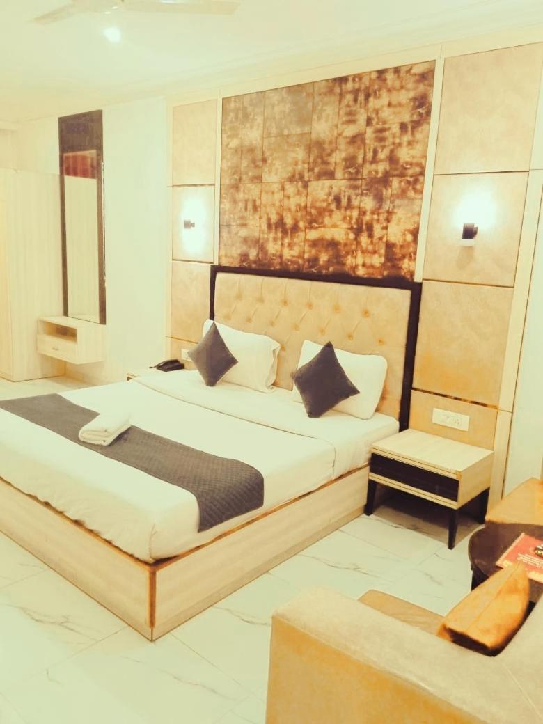 Hotel Hotel Shyam International - Near Terminal 3 Delhi Airport With - Free Airport Pickup And Drop