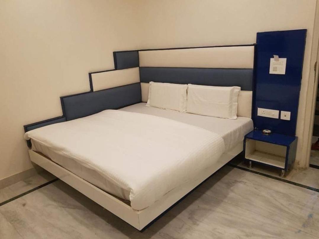Hotel Family Leo New Delhi