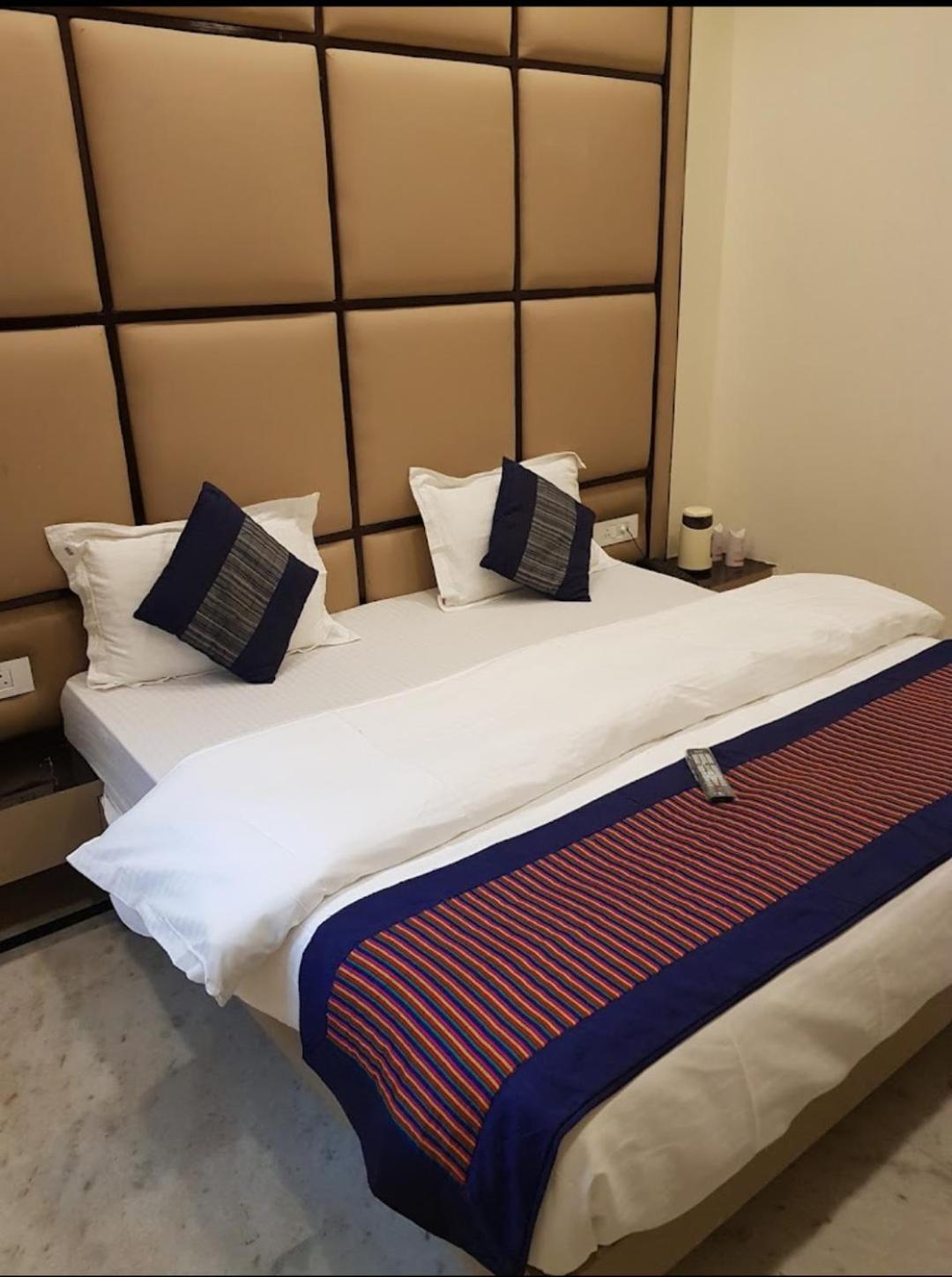 Hotel Family Leo New Delhi