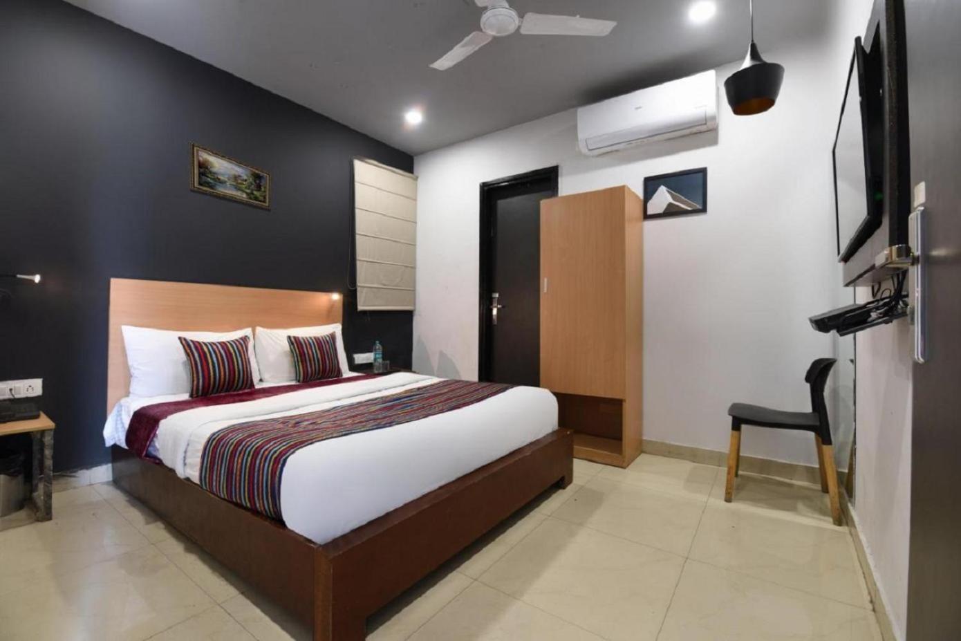 Empire At Janakpuri 