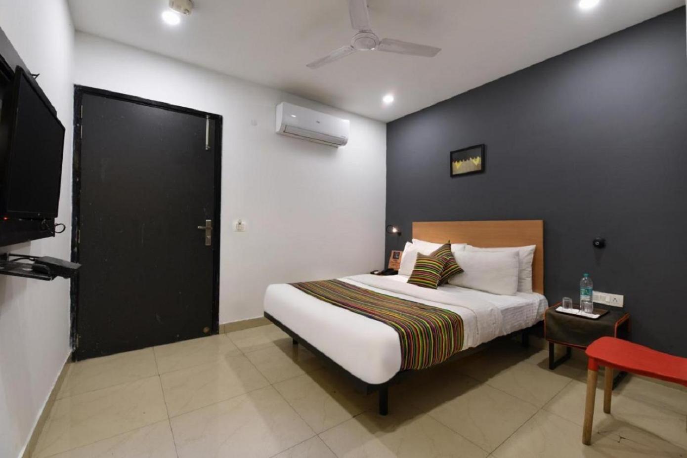Hotel Empire At Janakpuri 