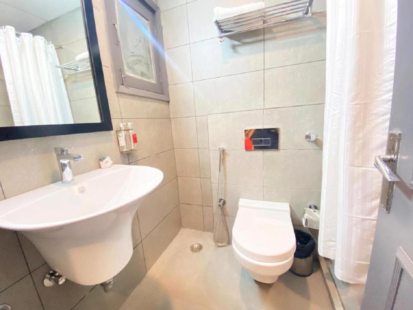 Hotel Empire At Janakpuri 