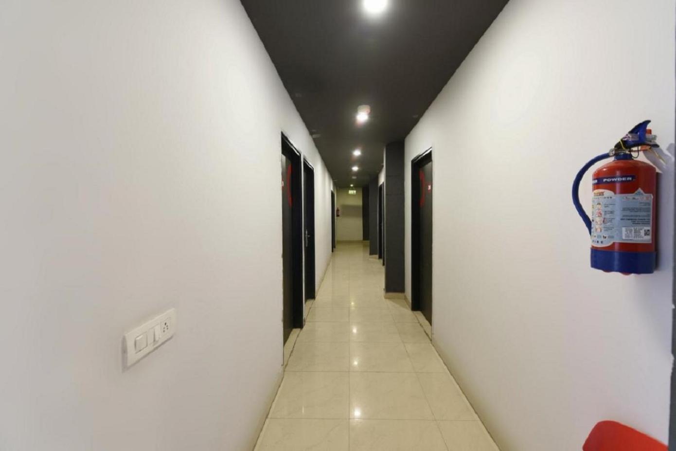 Hotel Empire At Janakpuri 