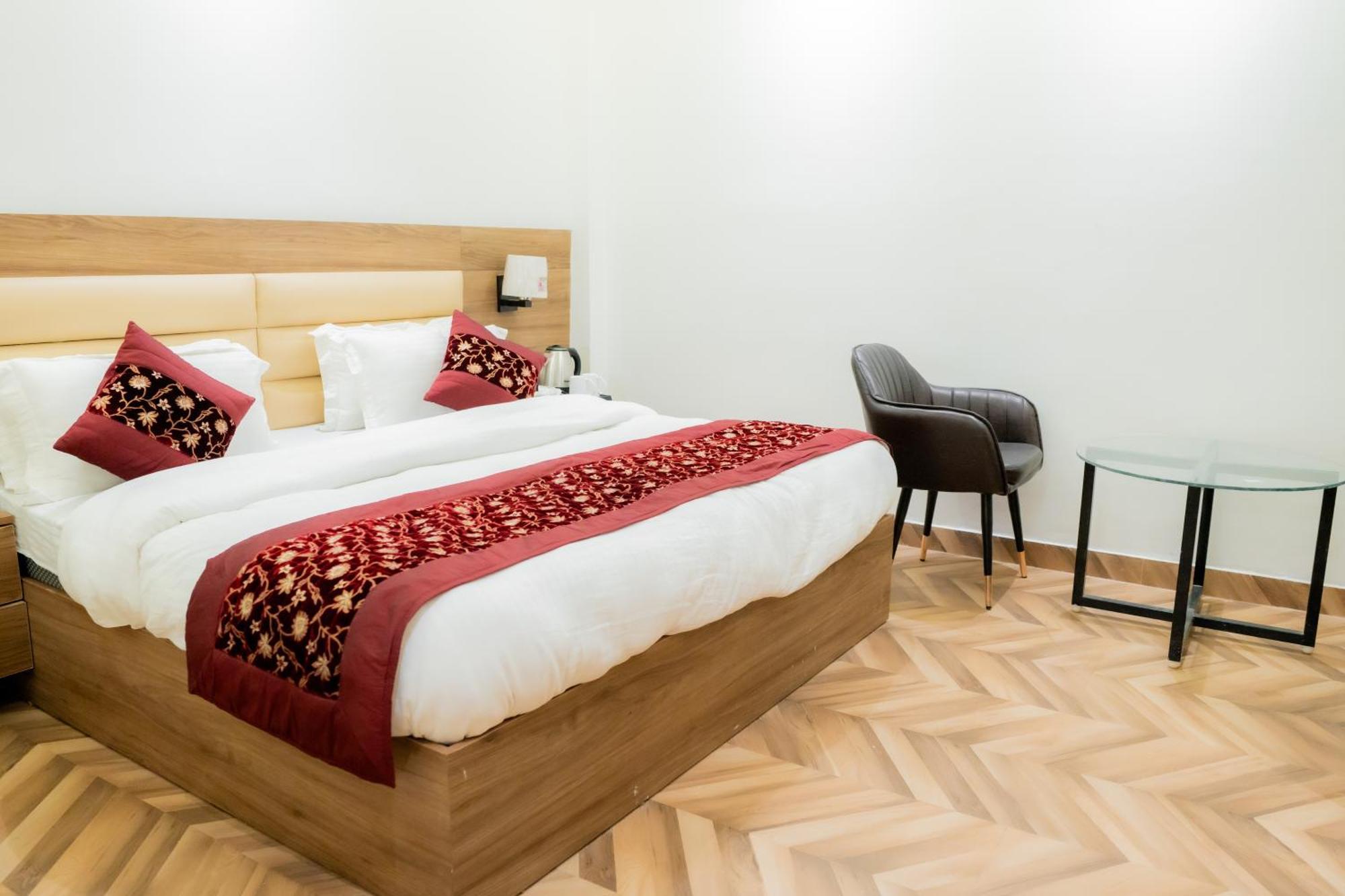 Hotel The Sunrise Vista Nizamuddin 3*