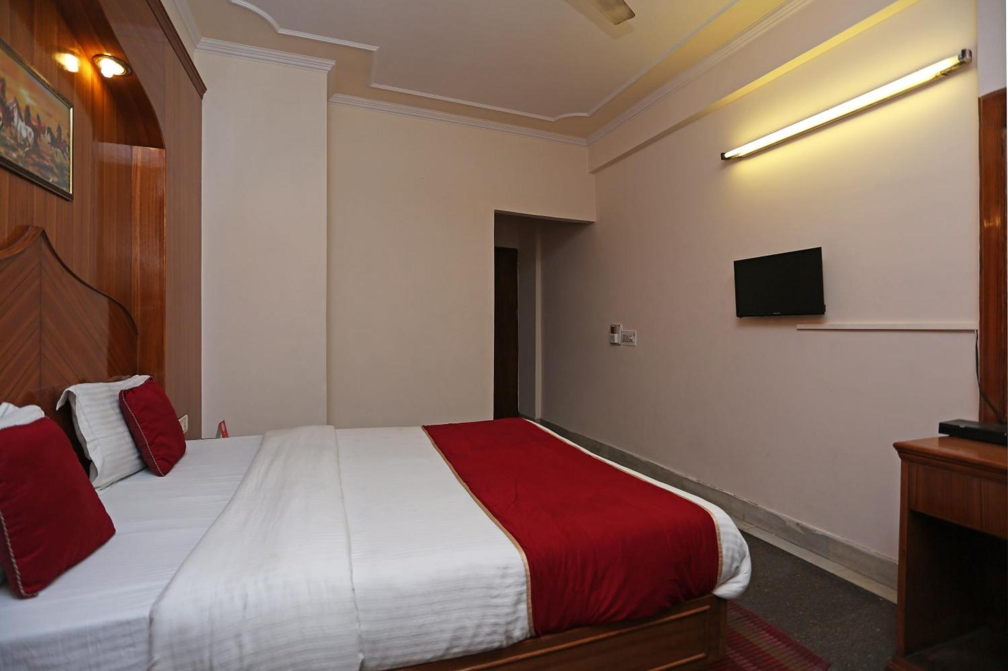 Hotel O Gold Palace