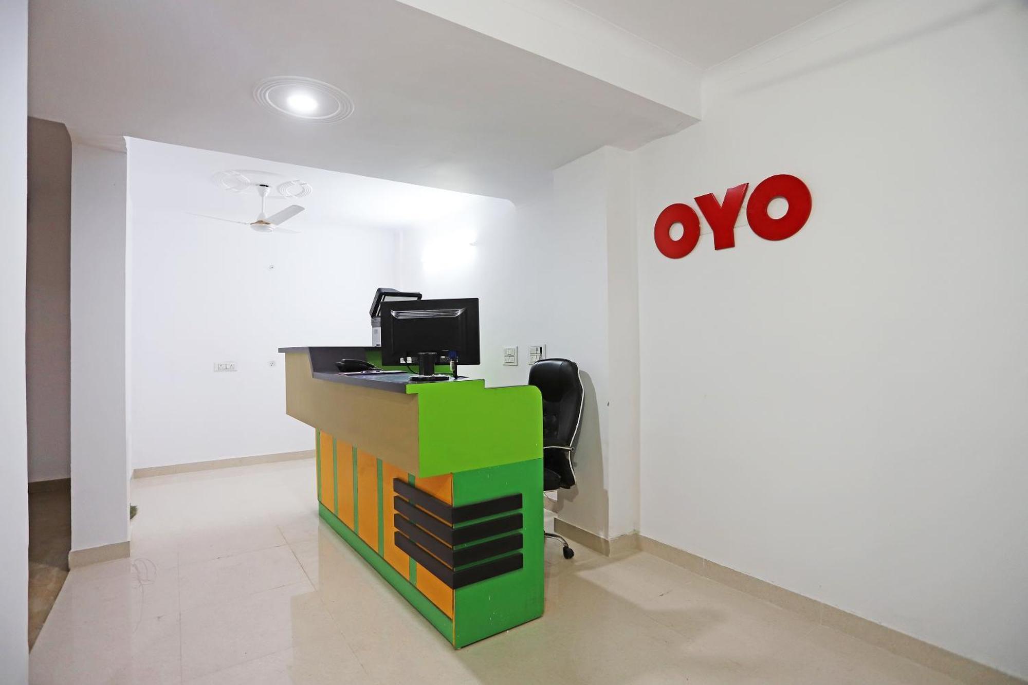 Hotel O Lal Residency