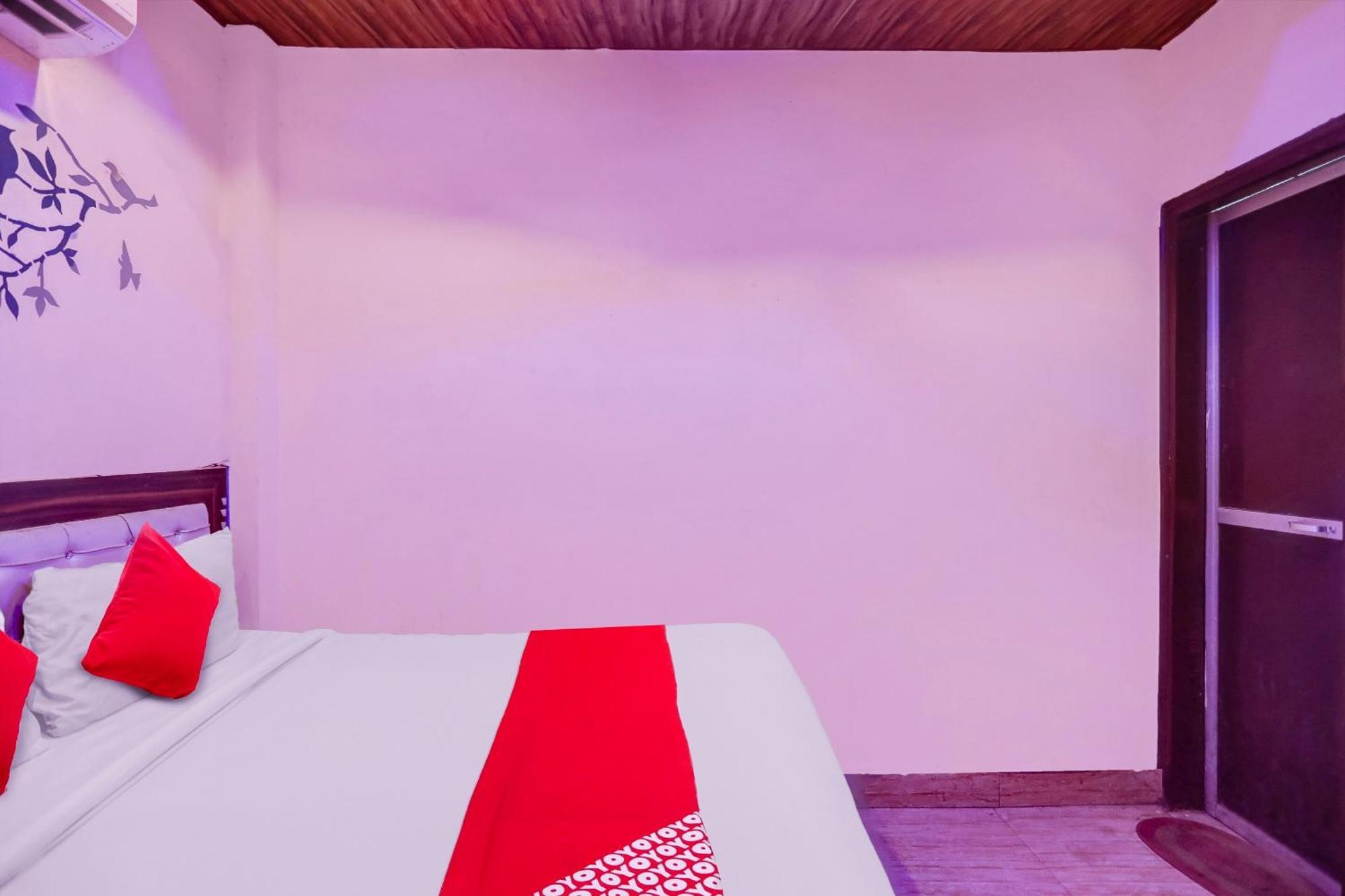 O Flgship International Paradis Near Fg Moters Usmaanpur 3rd Pusta Hotel 3*