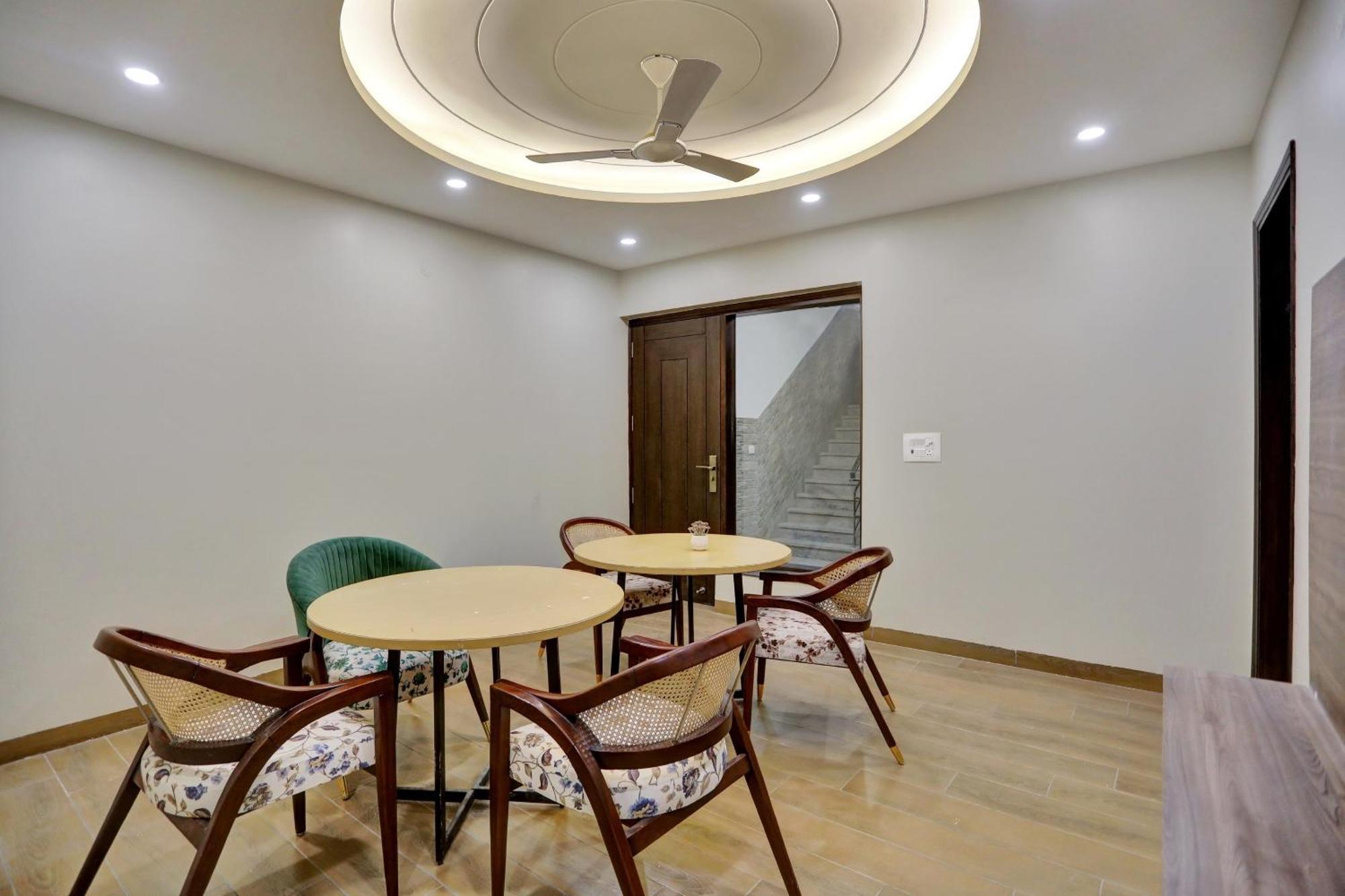 Townhouse Xanthe 4* Kalkaji Devi