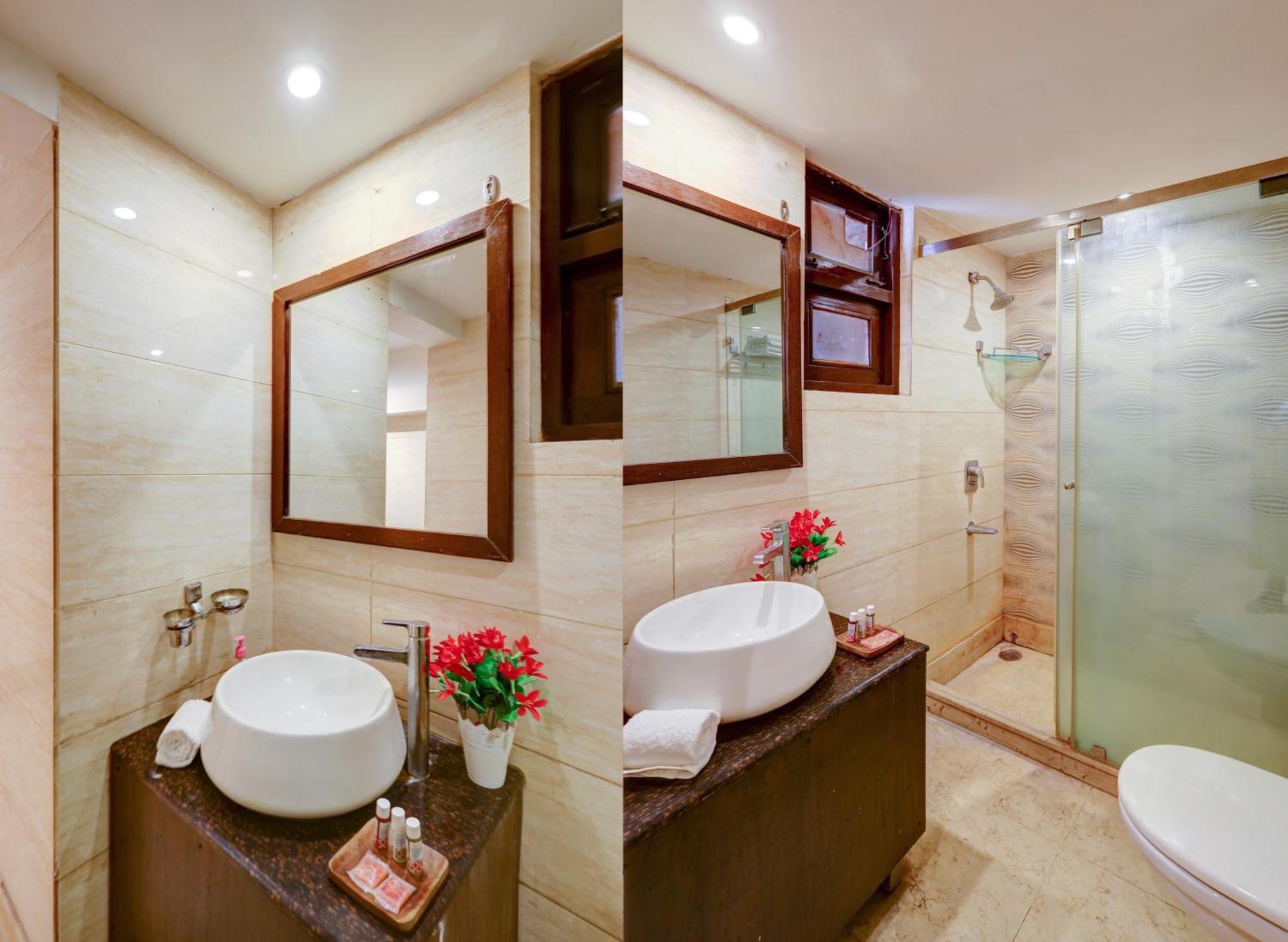 Metropolis Tourist At Near Ramakrishna Ashram Marg Metro Station 3* Nova Deli