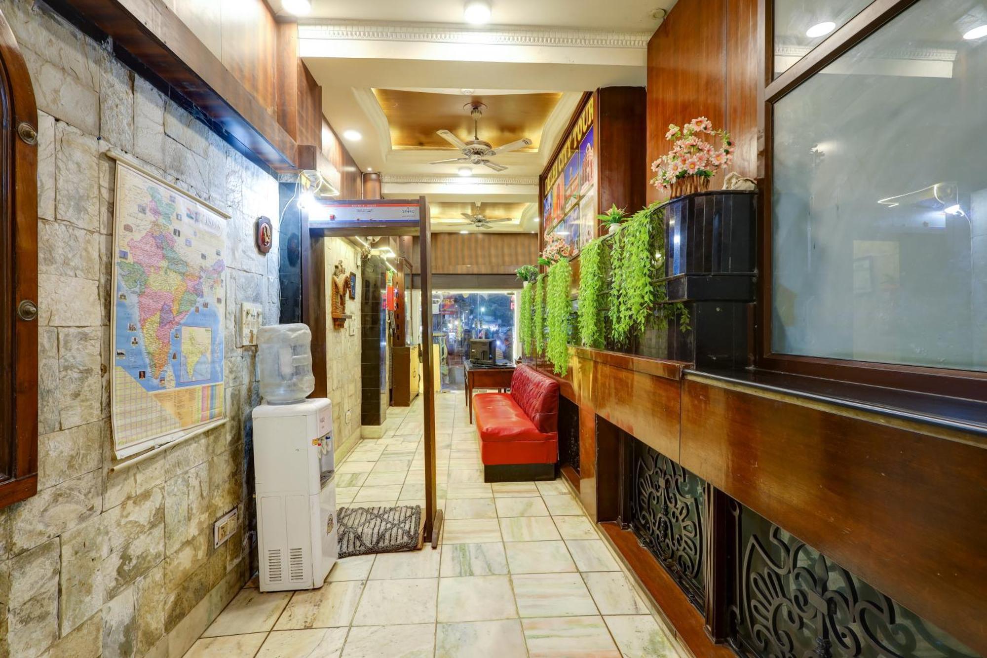 Metropolis Tourist At Near Ramakrishna Ashram Marg Metro Station Hotel