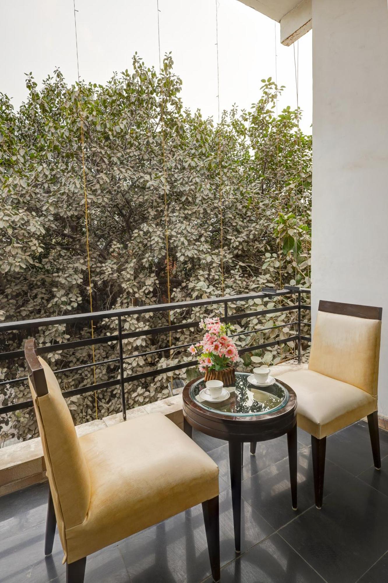 Hotel Metropolis Tourist At Near Ramakrishna Ashram Marg Metro Station