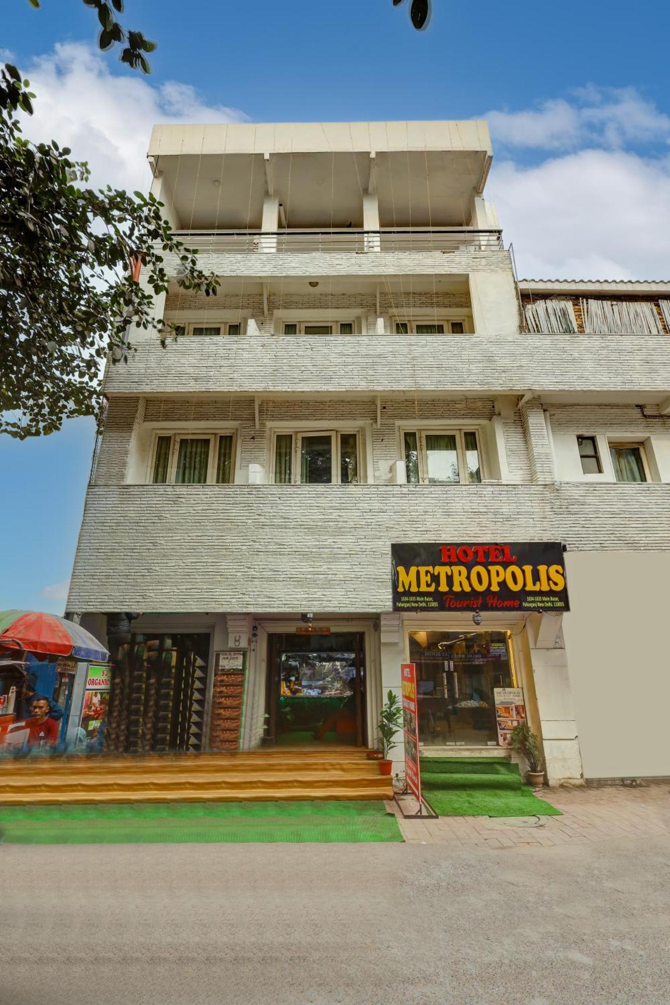 Hotel Metropolis Tourist At Near Ramakrishna Ashram Marg Metro Station 3*
