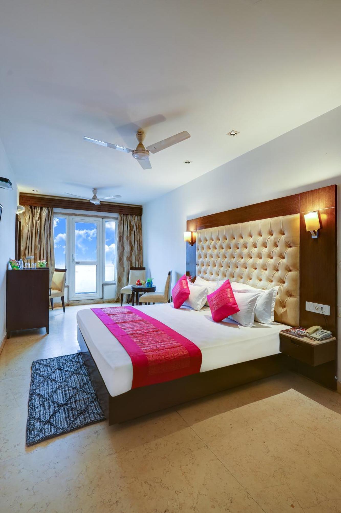 Hotel Metropolis Tourist At Near Ramakrishna Ashram Marg Metro Station 3*