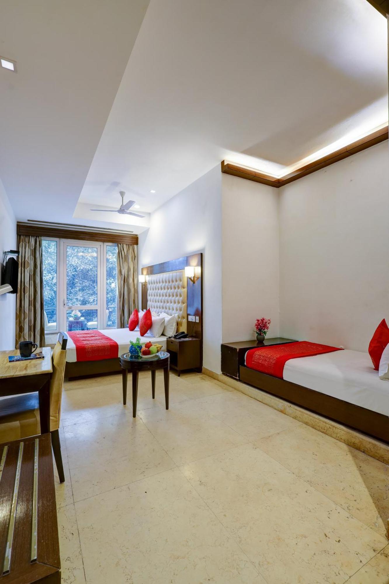 Hotel Metropolis Tourist At Near Ramakrishna Ashram Marg Metro Station Nova Deli