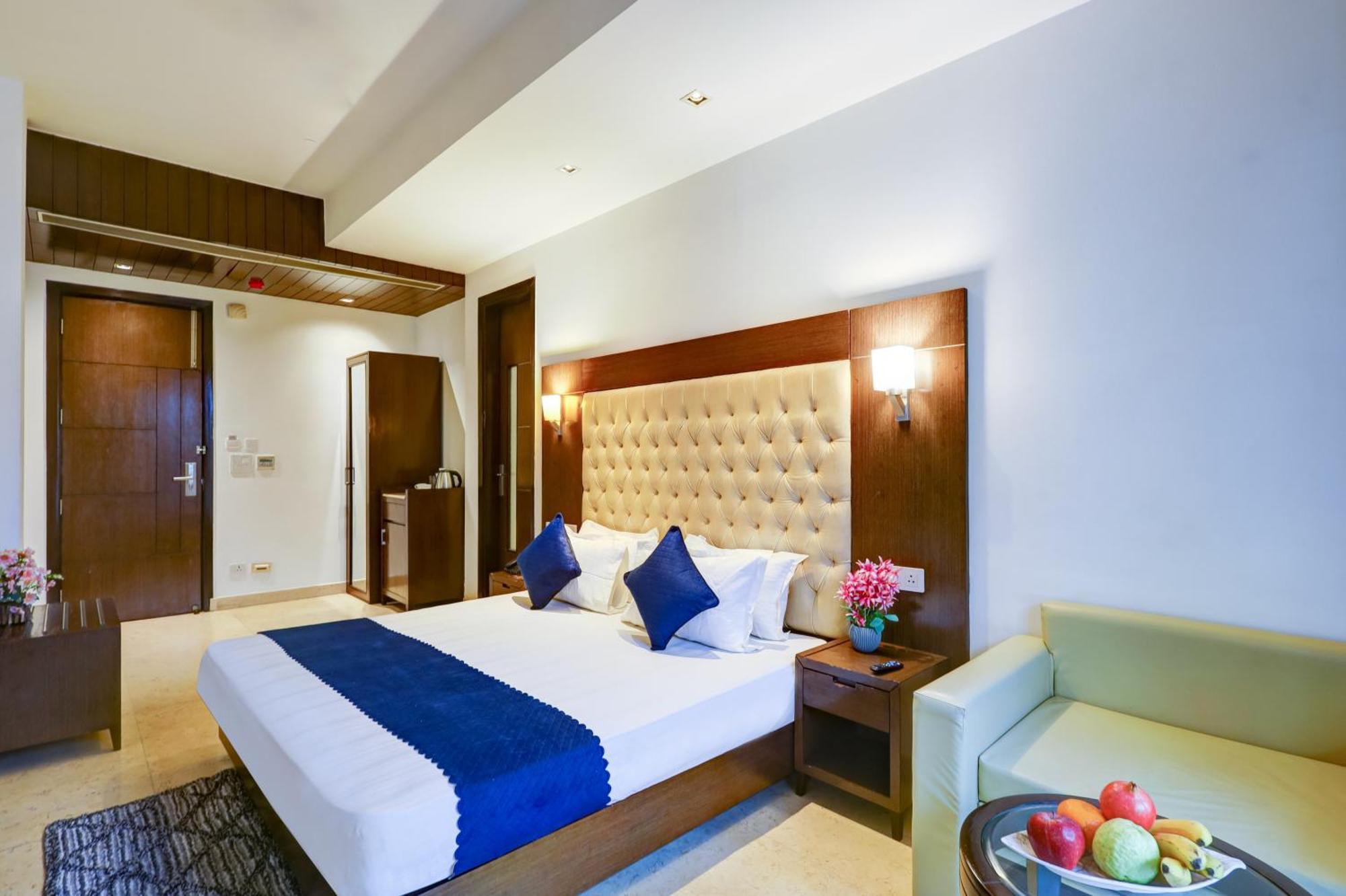 Hotel Metropolis Tourist At Near Ramakrishna Ashram Marg Metro Station