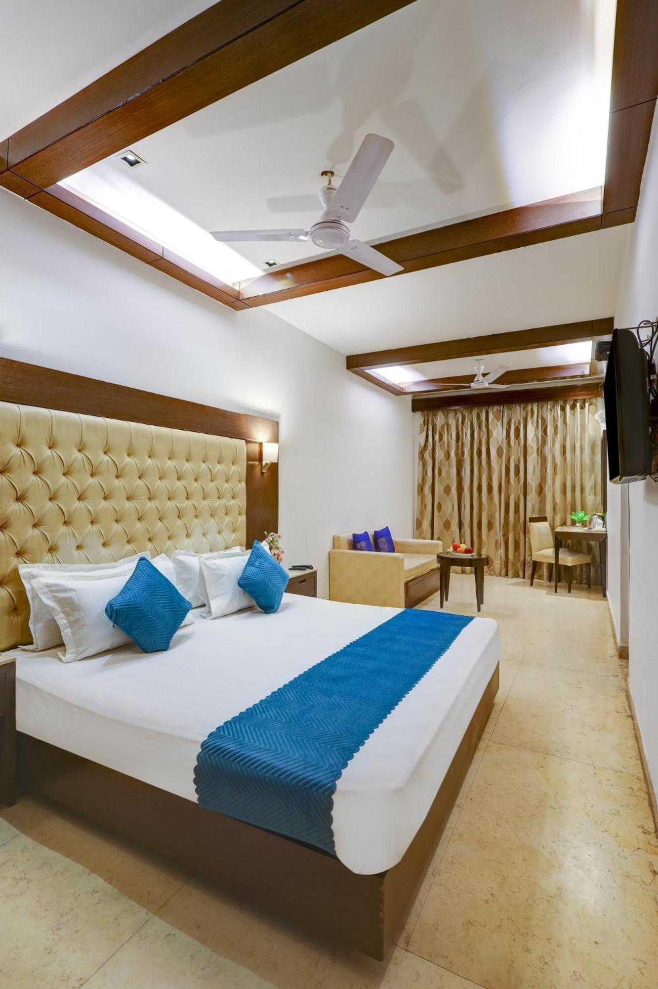 Hotel Metropolis Tourist At Near Ramakrishna Ashram Marg Metro Station 3*