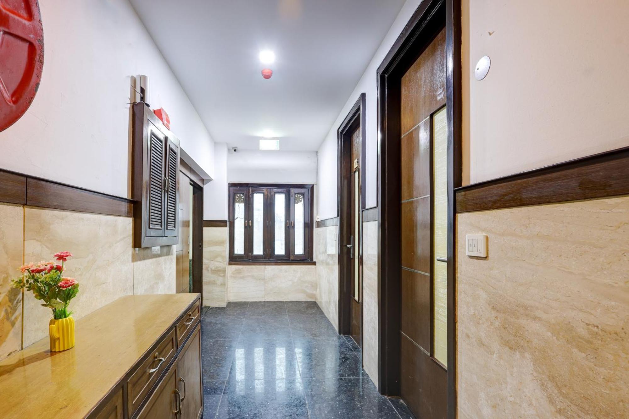 Metropolis Tourist At Near Ramakrishna Ashram Marg Metro Station Hotel New Delhi