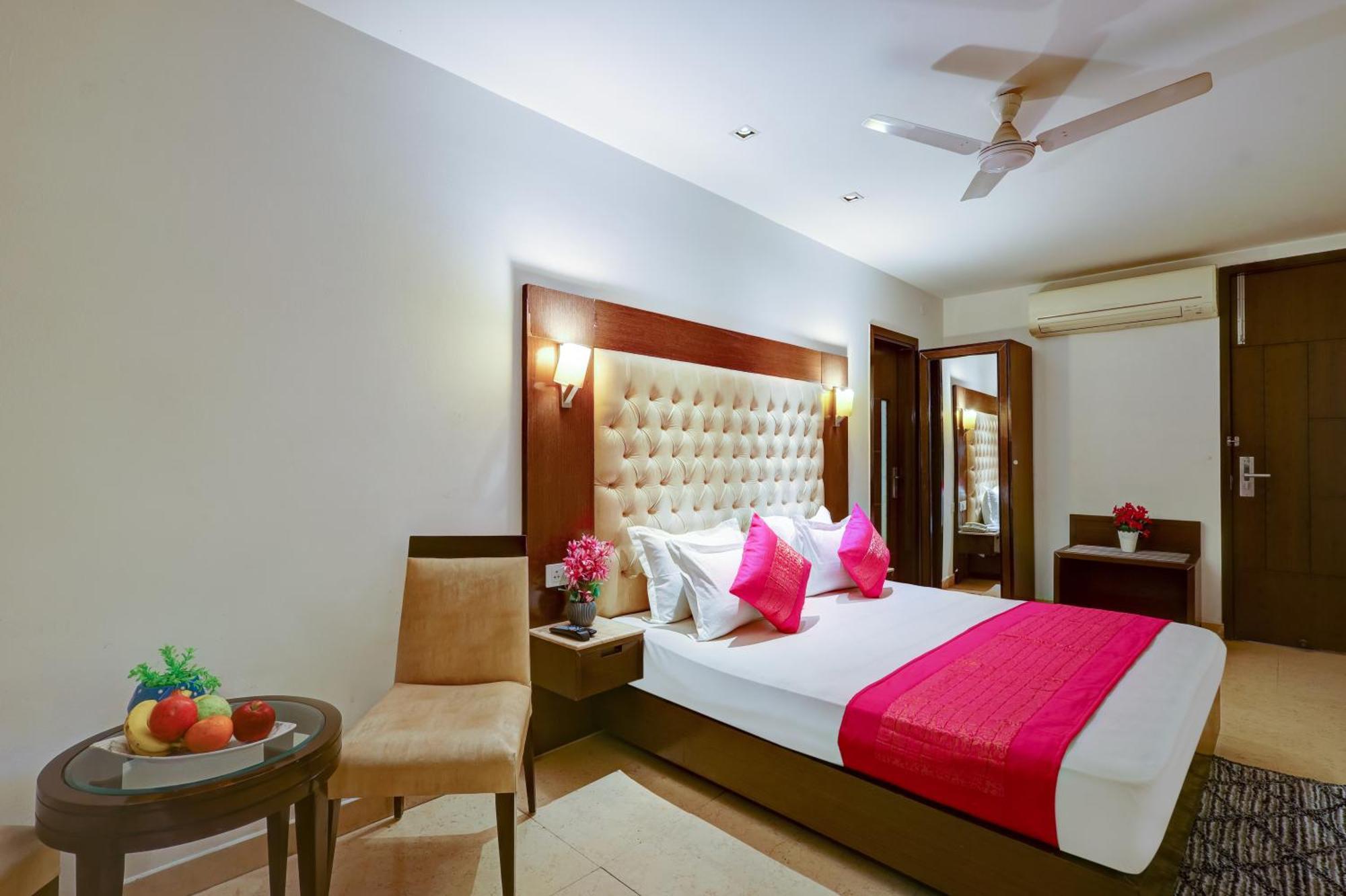Metropolis Tourist At Near Ramakrishna Ashram Marg Metro Station 3* Nova Deli