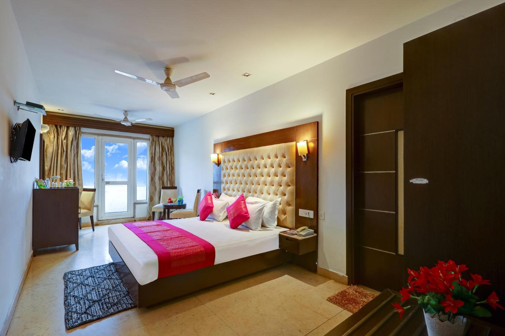Hotel Metropolis Tourist At Near Ramakrishna Ashram Marg Metro Station Nova Deli