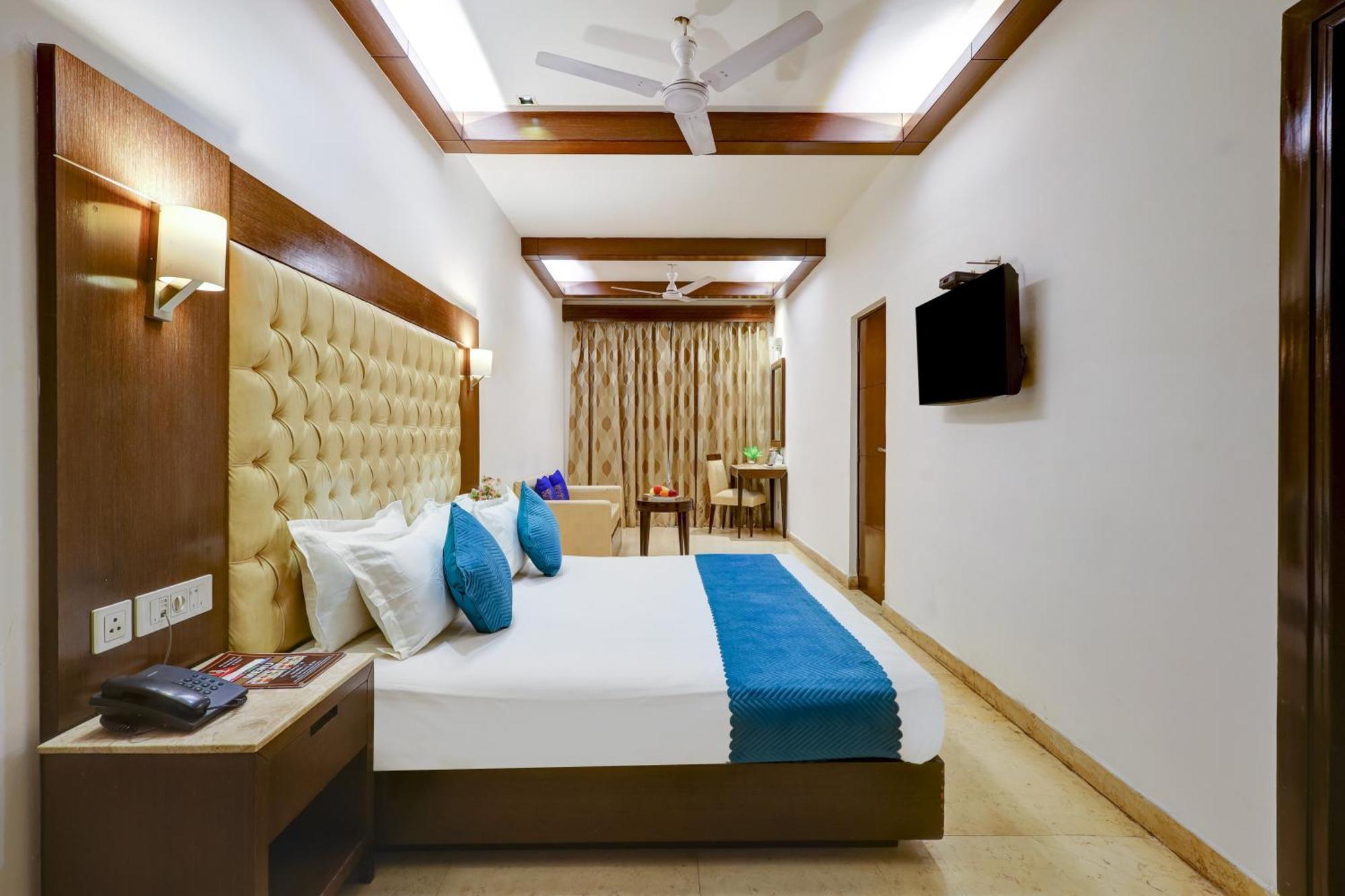Metropolis Tourist At Near Ramakrishna Ashram Marg Metro Station 3* Nova Deli