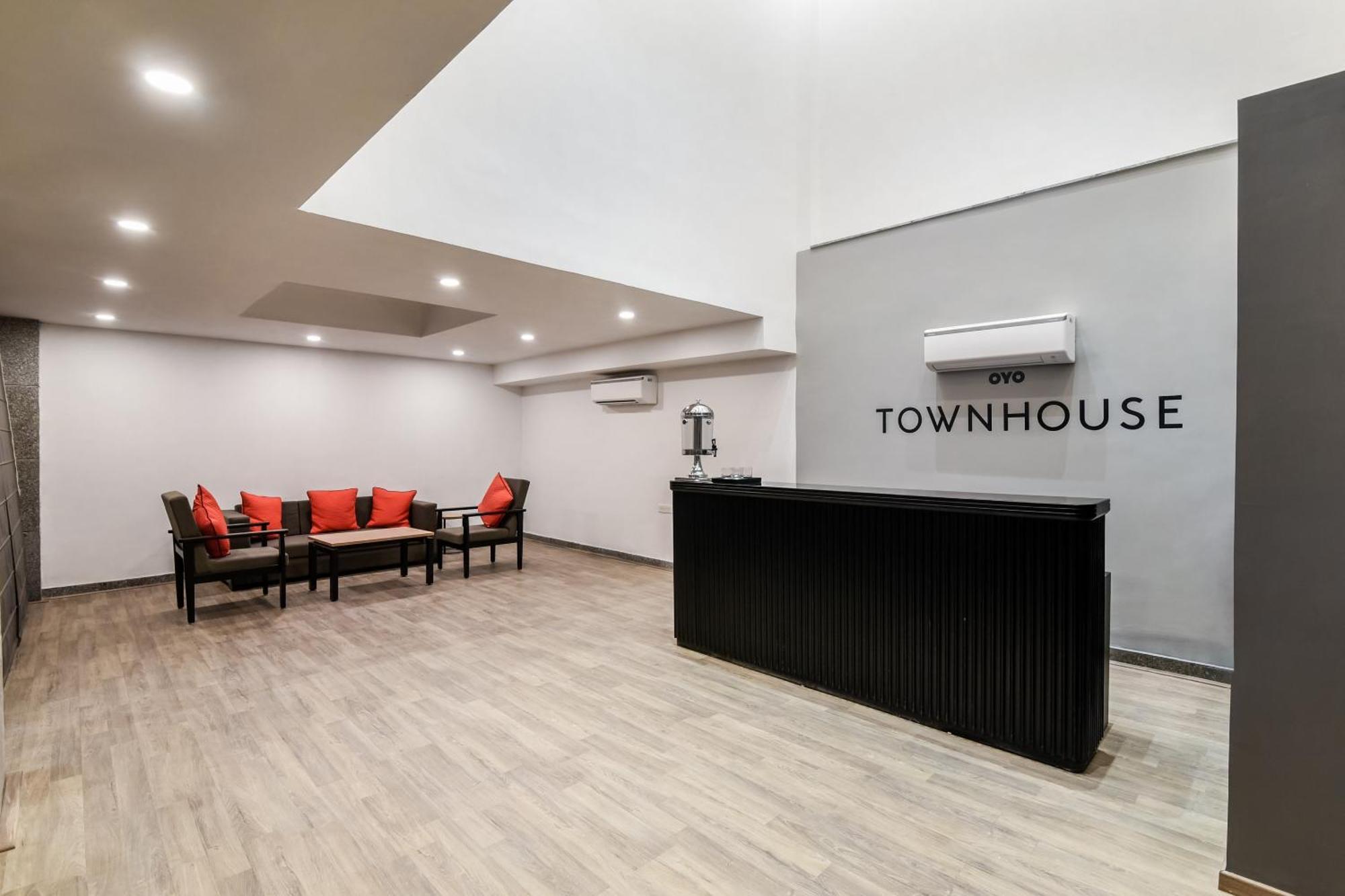 Super Townhouse 094 Moro Hotel 3*