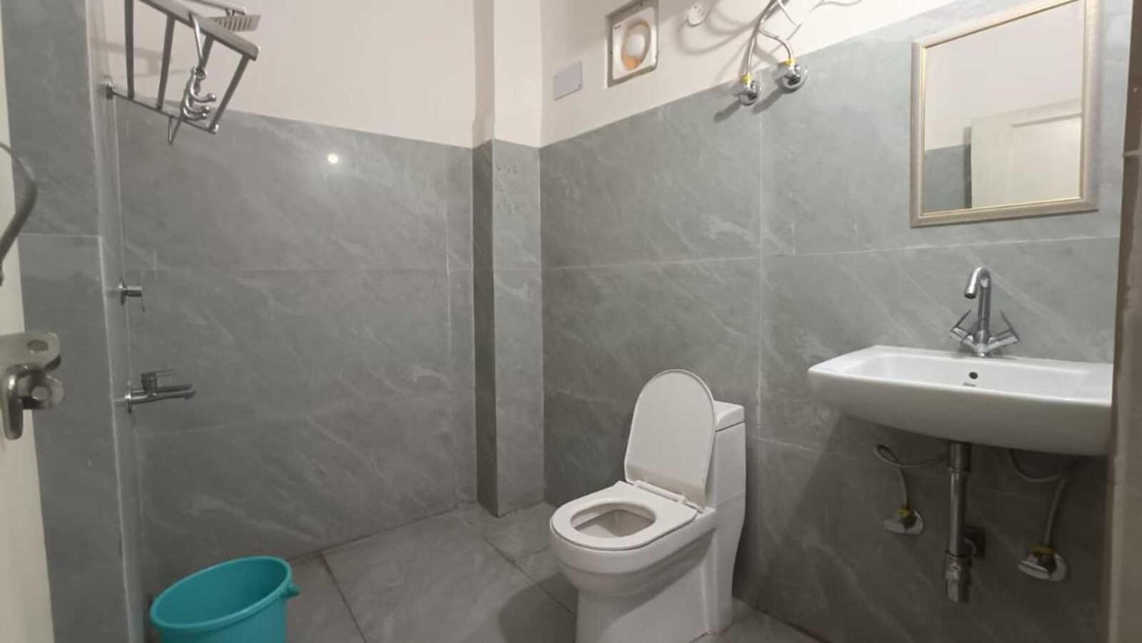 Bed & Breakfast Family - 5mint Form Nizamuddin Railway Station *