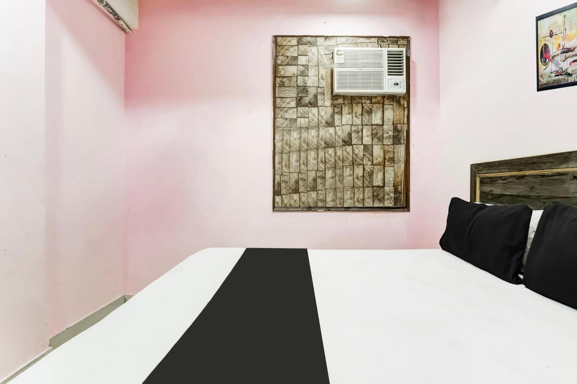 Hotel Rk Plaza *