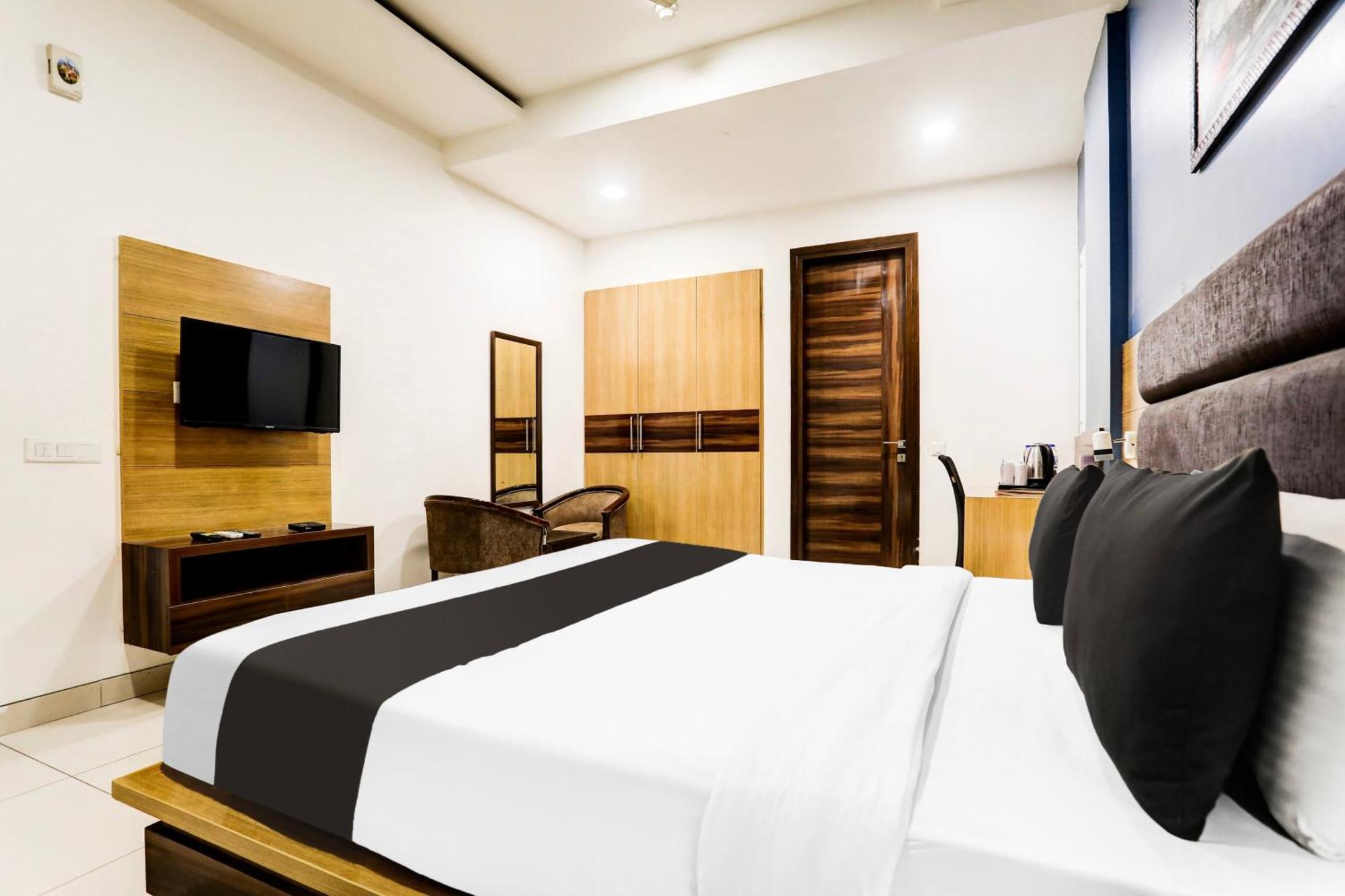 Hotel Super O Jmk New Delhi
