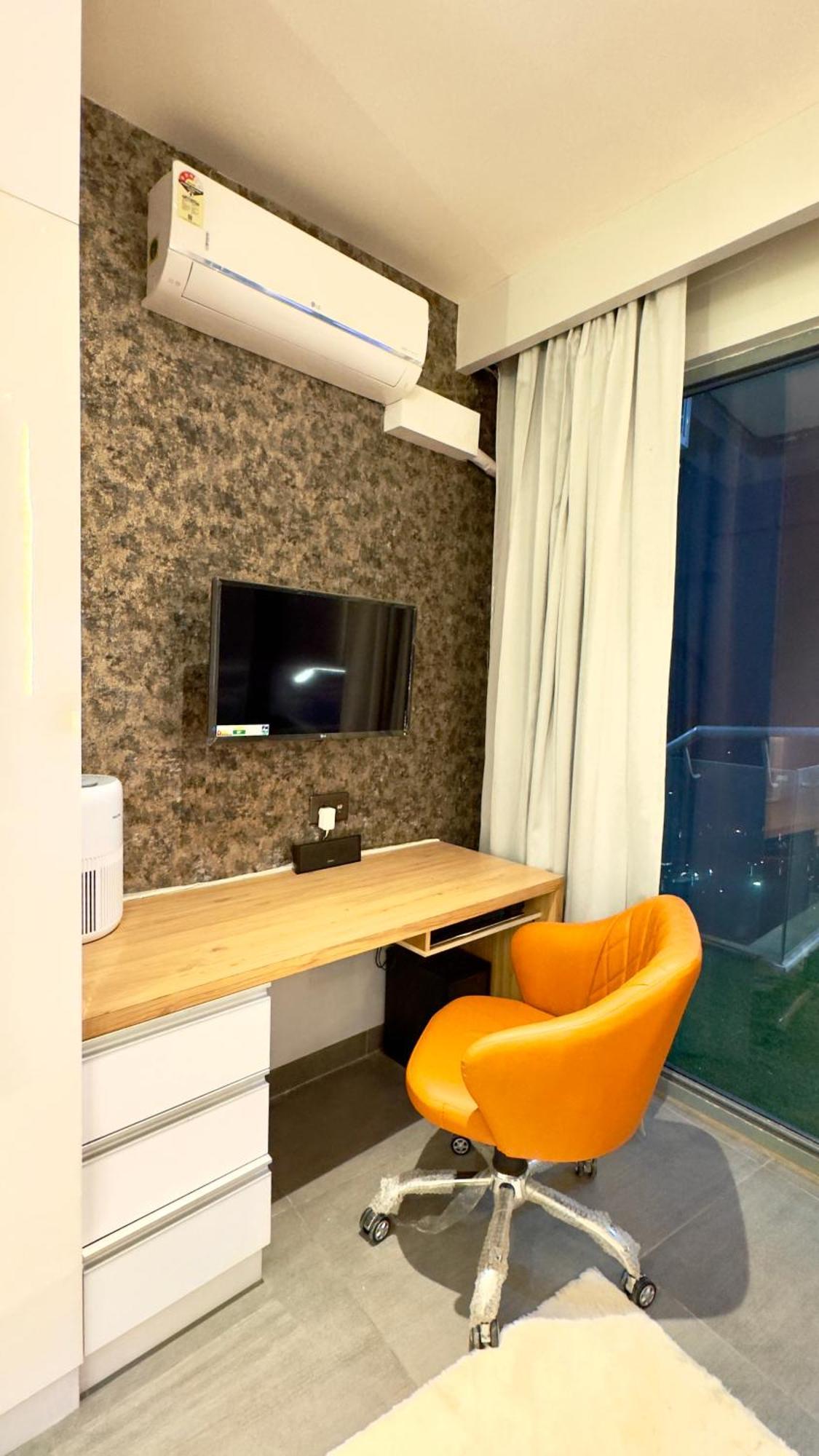 Apartment Monarch Noida *