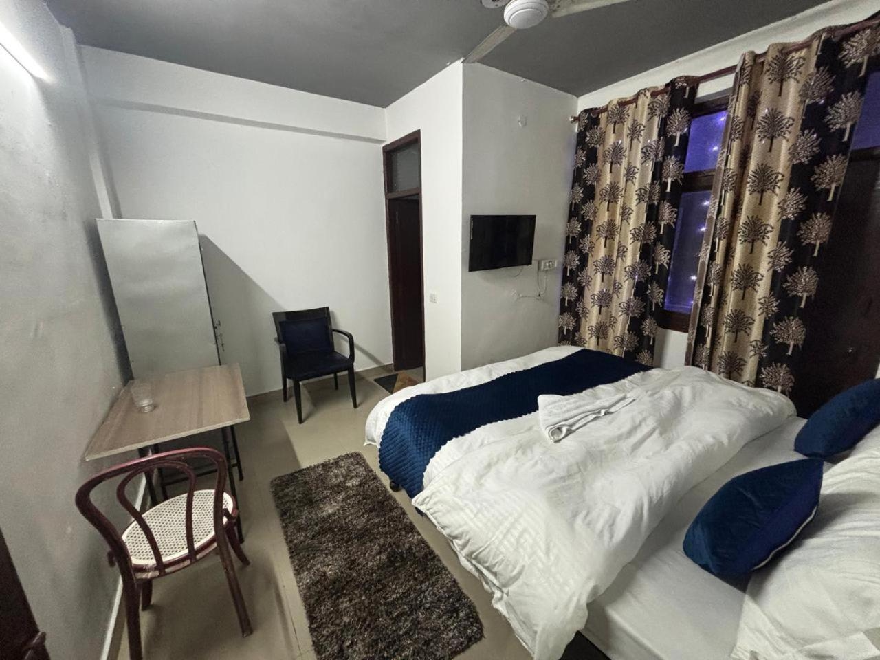 Royal Luxury In Hauz Khas * New Delhi