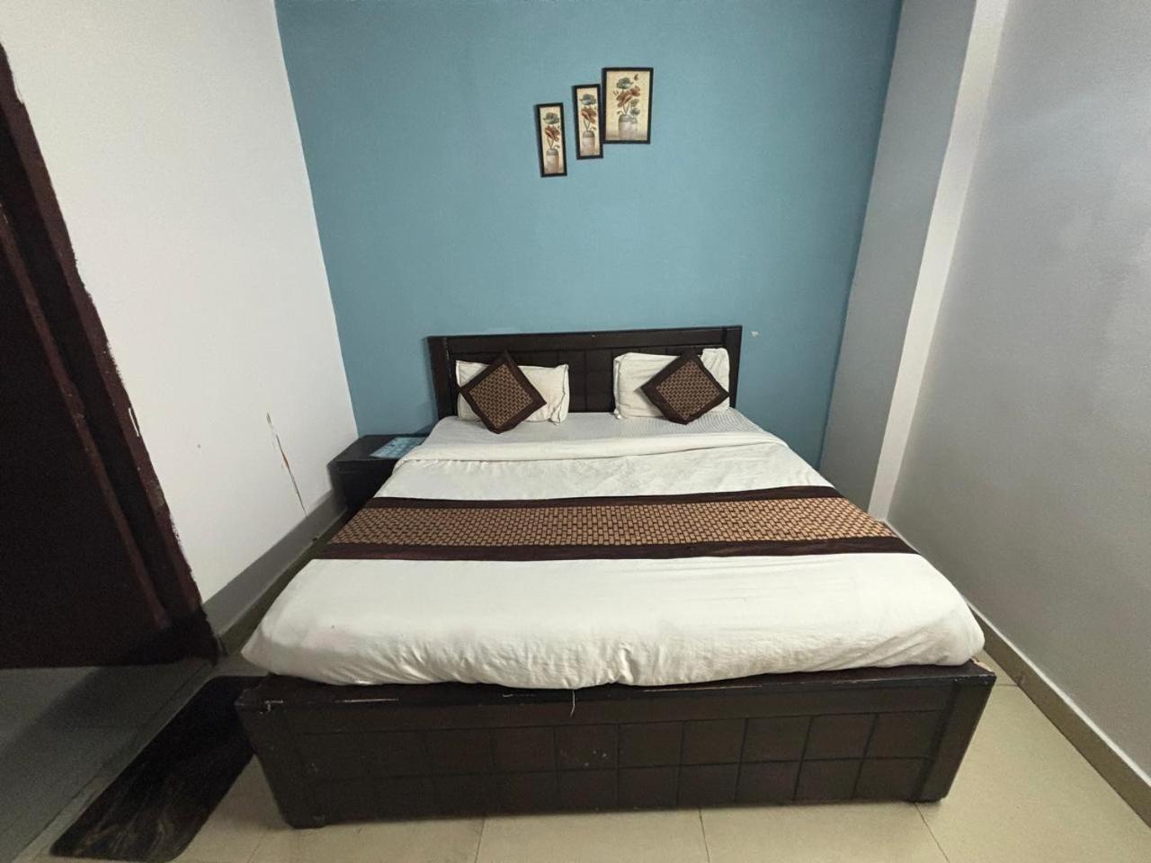 Royal Luxury In Hauz Khas Hotel *