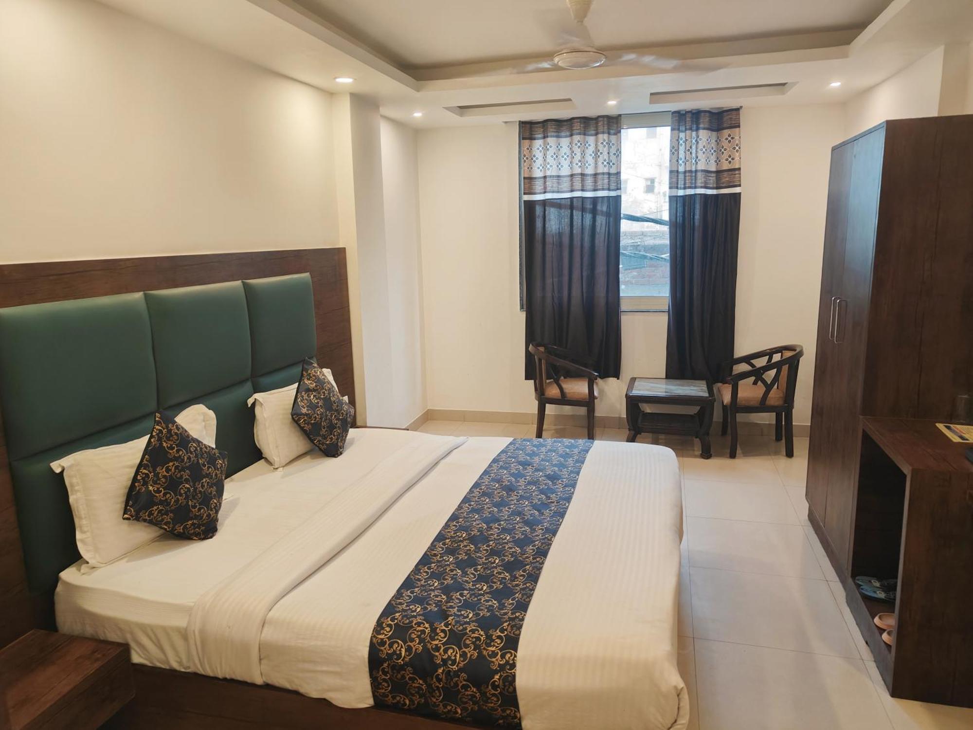 Krone A Family Near Igi Airport Delhi Hotel 4*