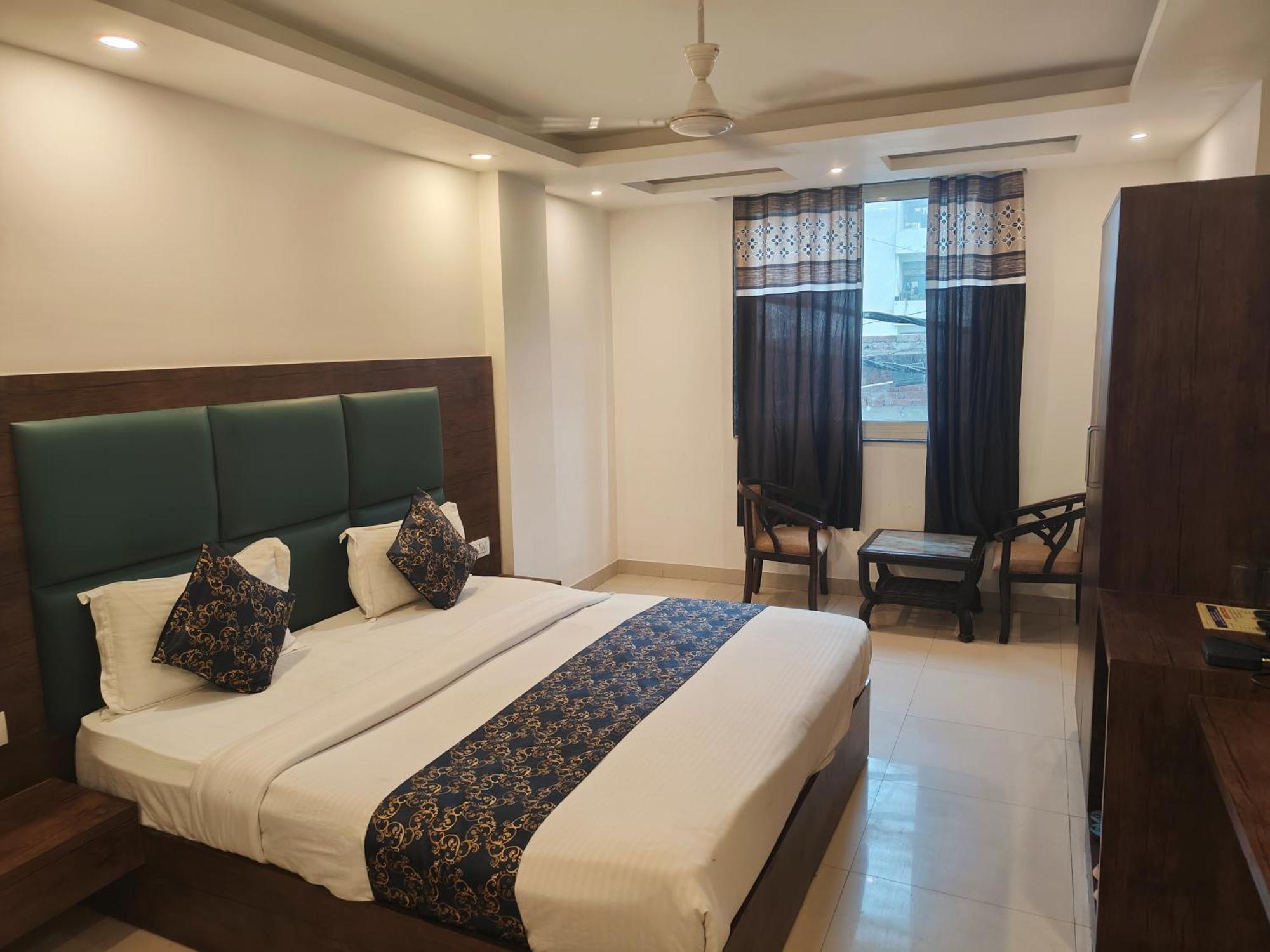 Hotel Krone A Family Near Igi Airport Delhi 4*