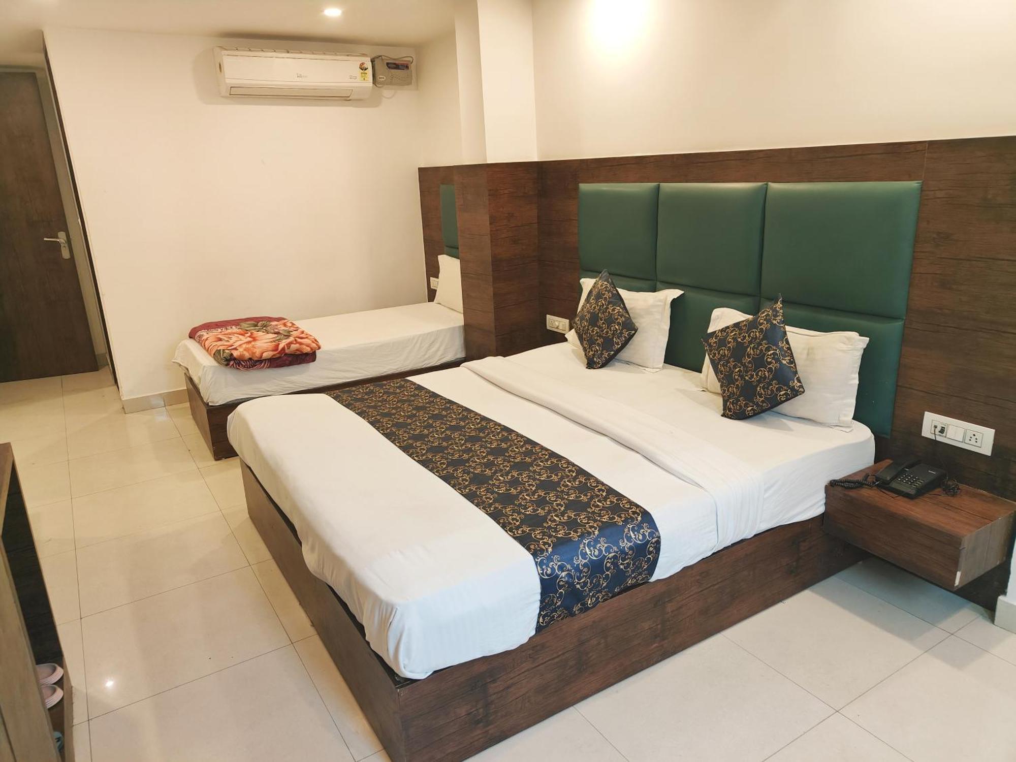 Hotel Krone A Family Near Igi Airport Delhi Nova Deli