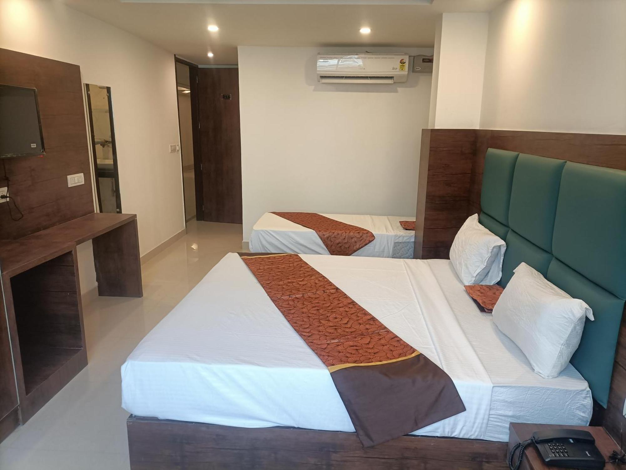 Hotel Krone A Family Near Igi Airport Delhi Nova Deli