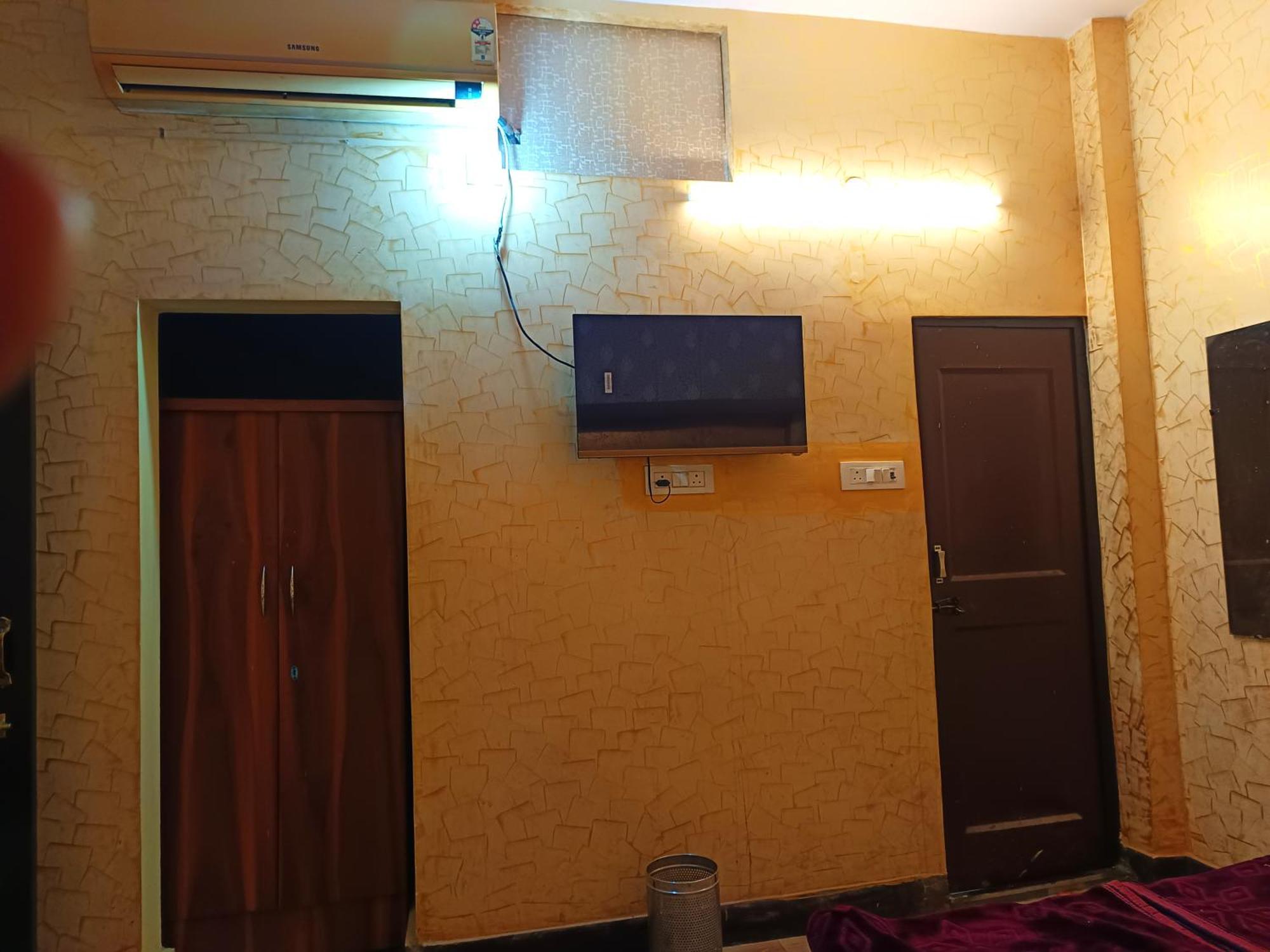 Family -1 Min Walk In Nizamuddin Railway Station 2* New Delhi