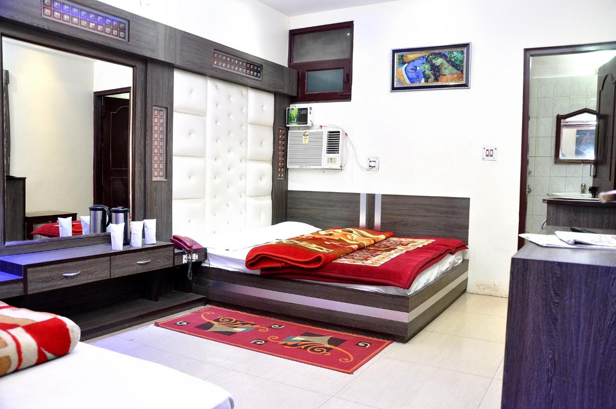 Peace Point Family By Akj New Delhi