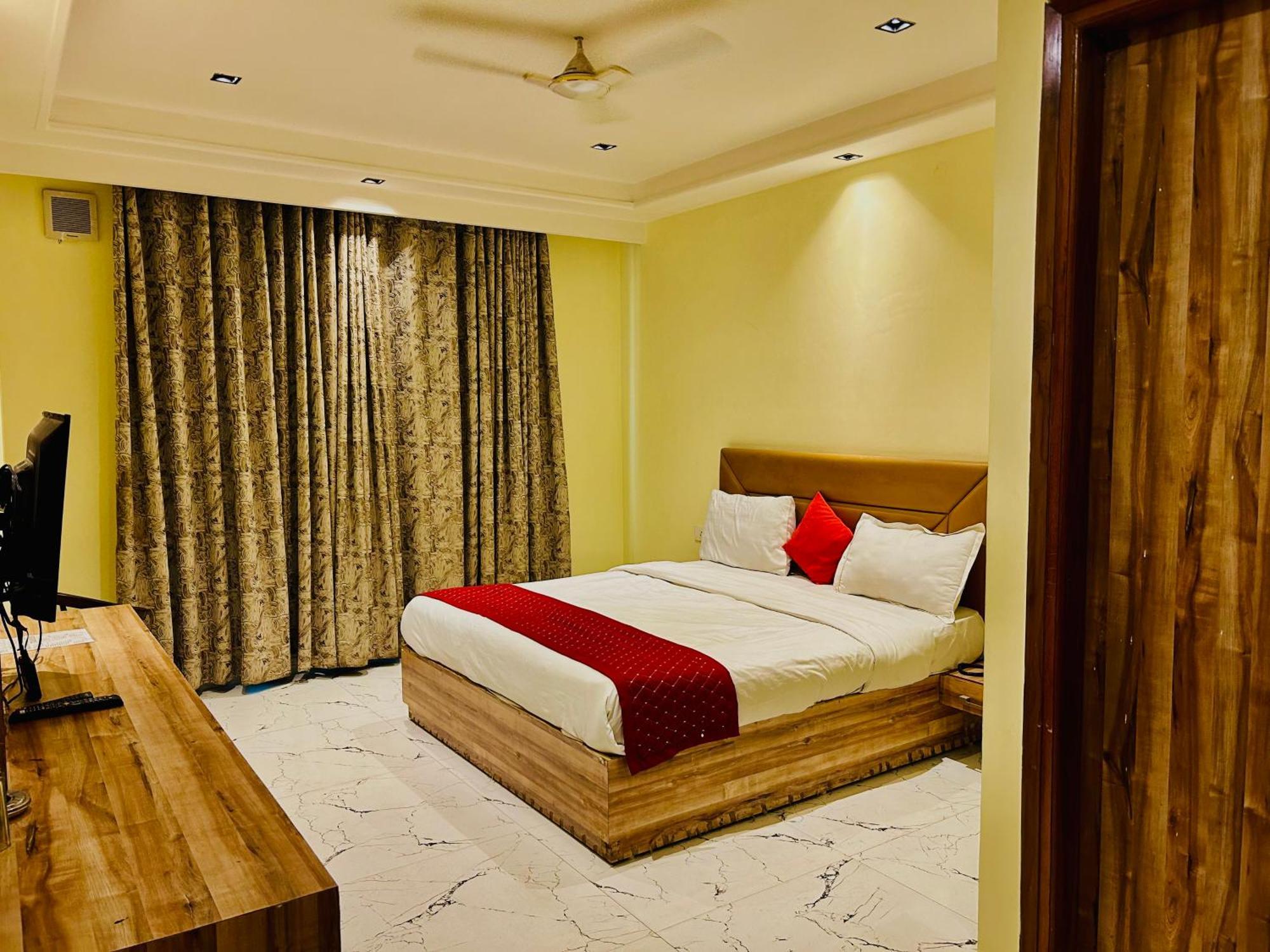 Goodluck House Near Terminal 3 Igi Airport Hotel Nova Deli