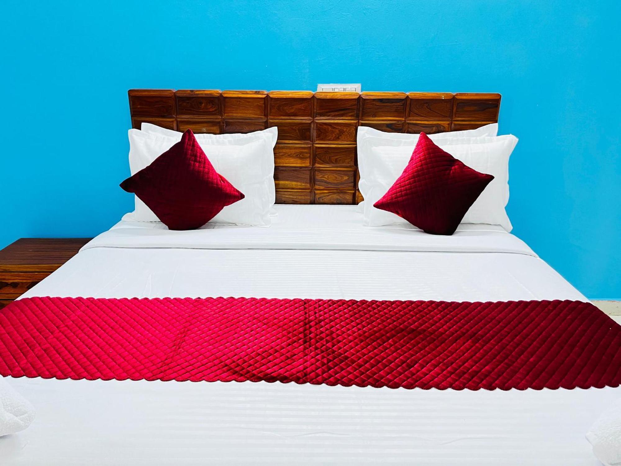 Suzu - Couple Friendly Fatehpur Hotel New Delhi