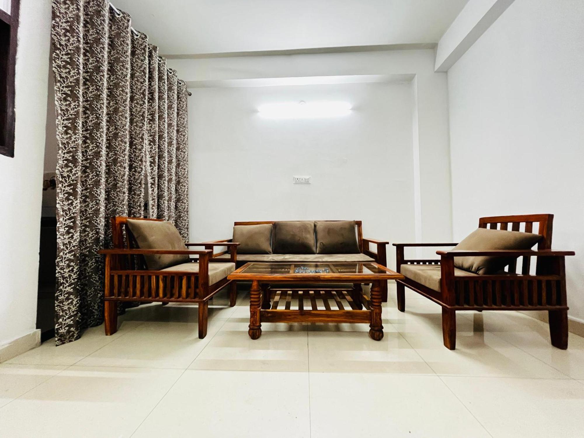 Suzu - Couple Friendly Fatehpur Hotel