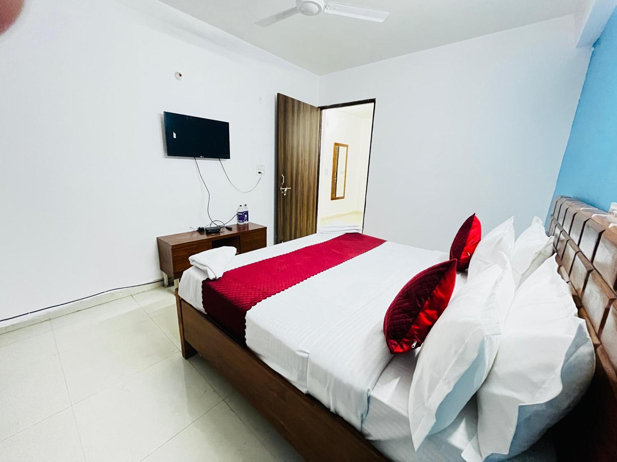 Suzu - Couple Friendly Fatehpur Hotel 3*