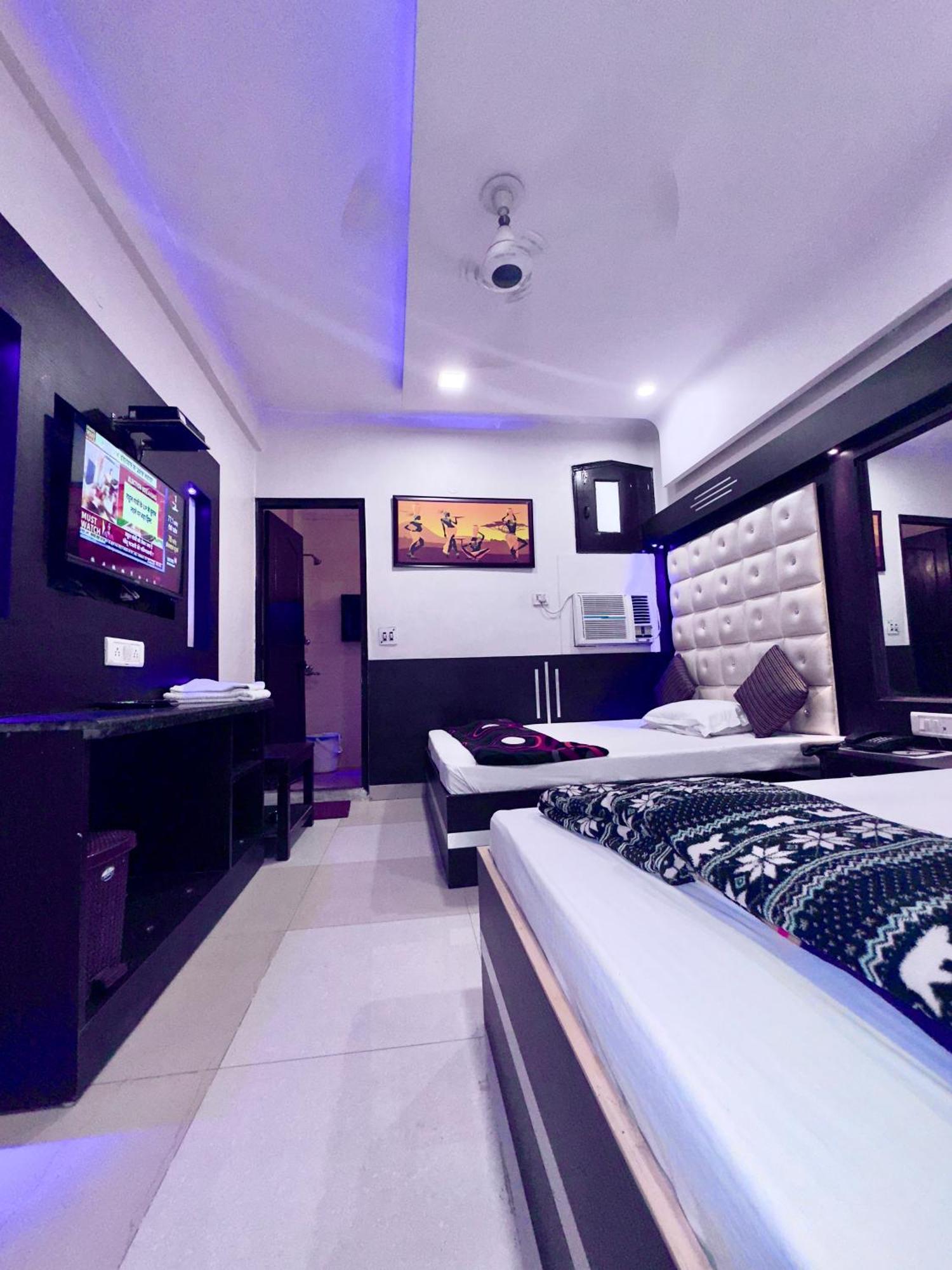 Hotel Peace Point Family By Akj New Delhi
