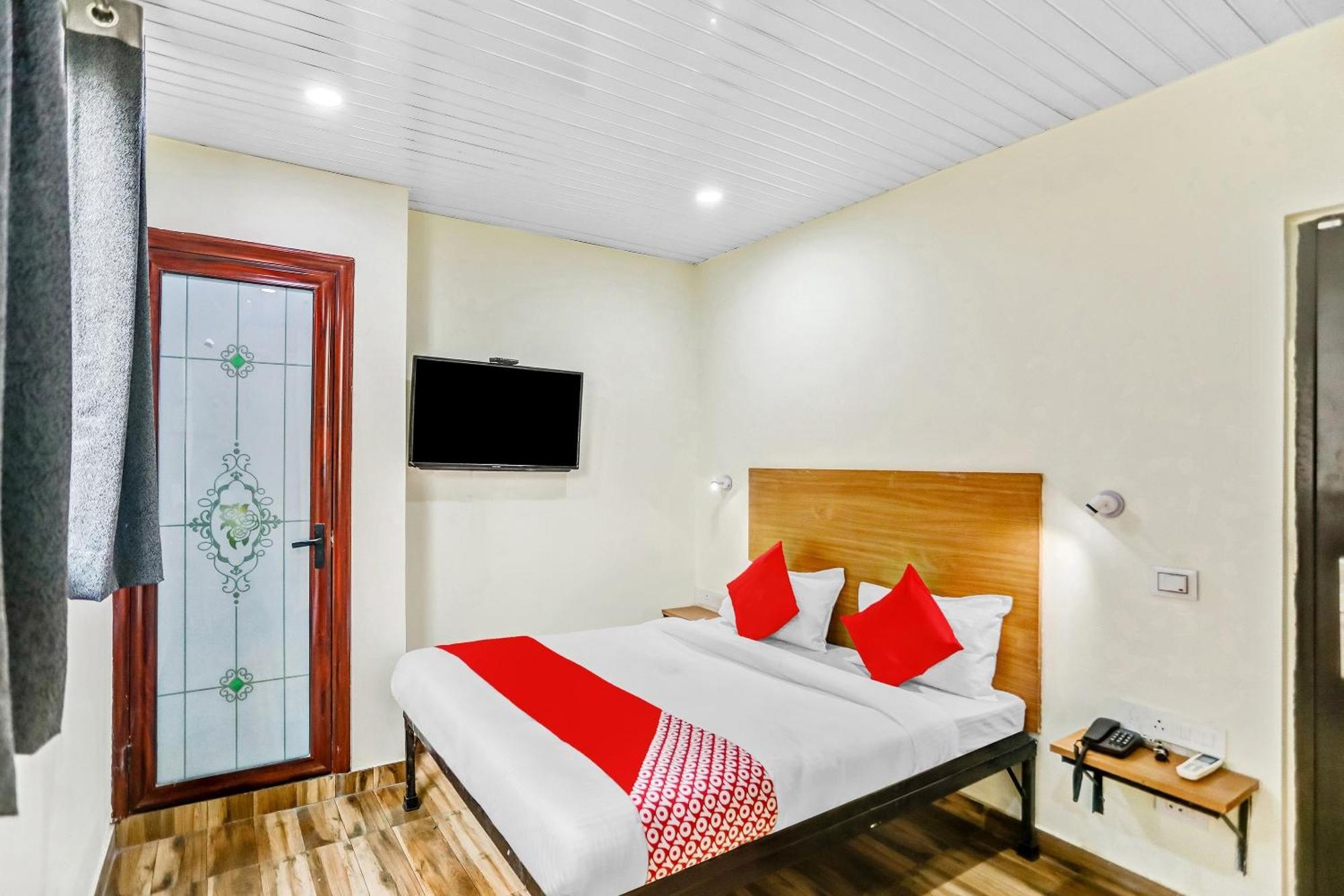 O Jeet Hotel