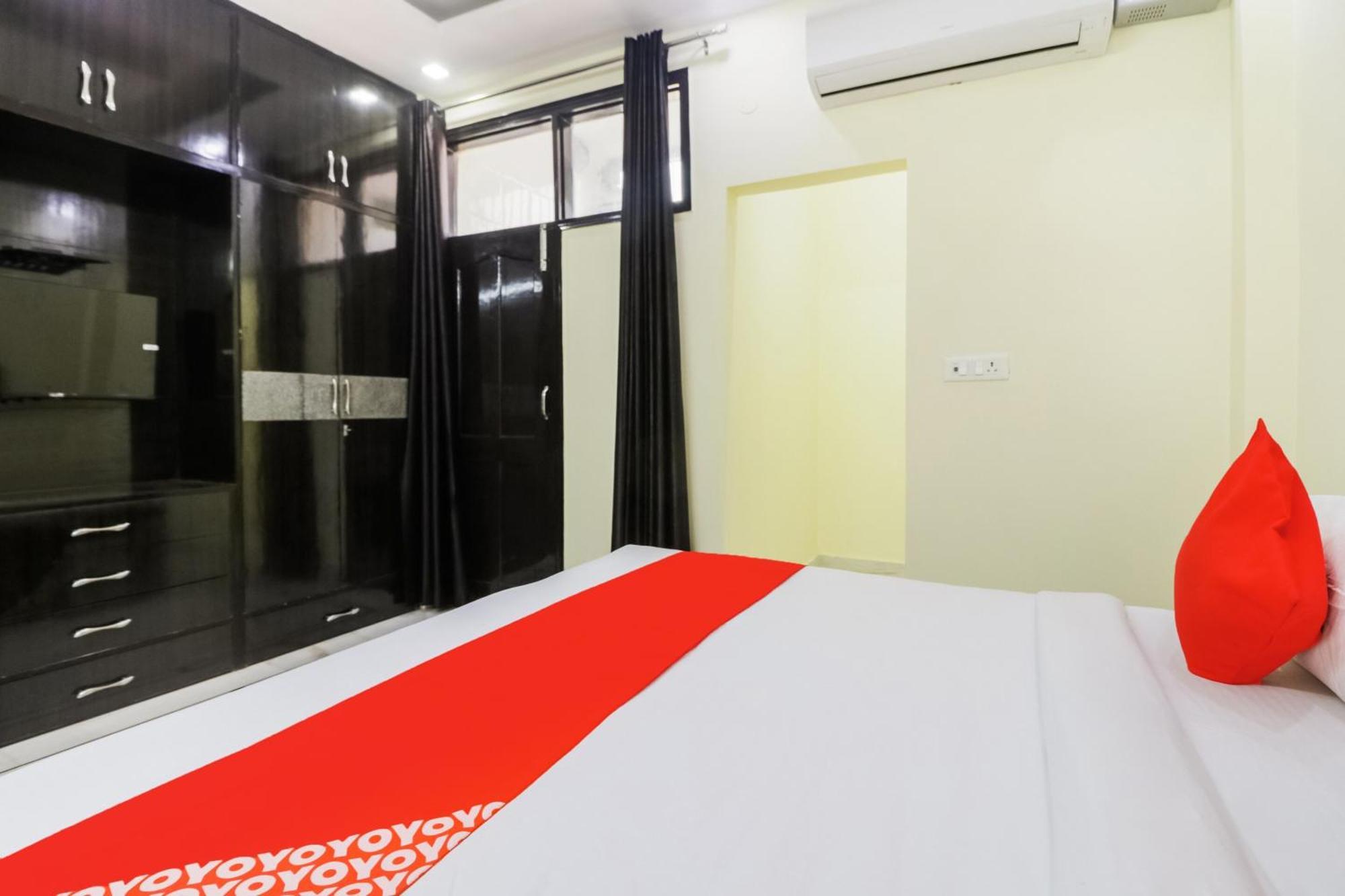 Hotel Golden Bridge New Delhi