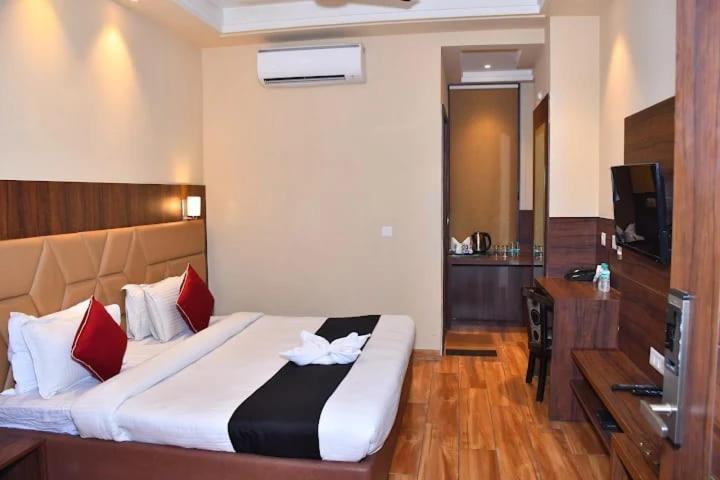 The Ventas Near Delhi Airport Hotel