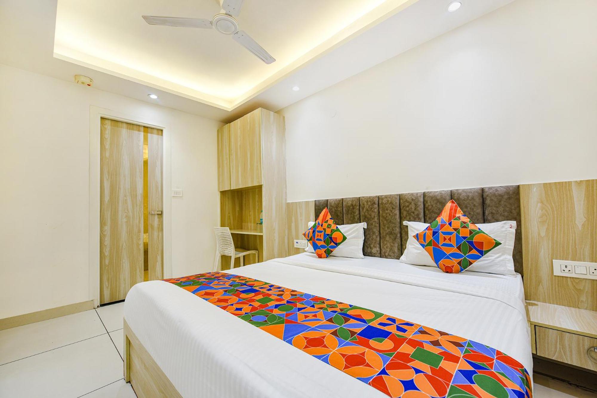 Fabhotel Luxury Near Adarsh Nagar Metro Hotel Delhi (National Capital Territory of India)